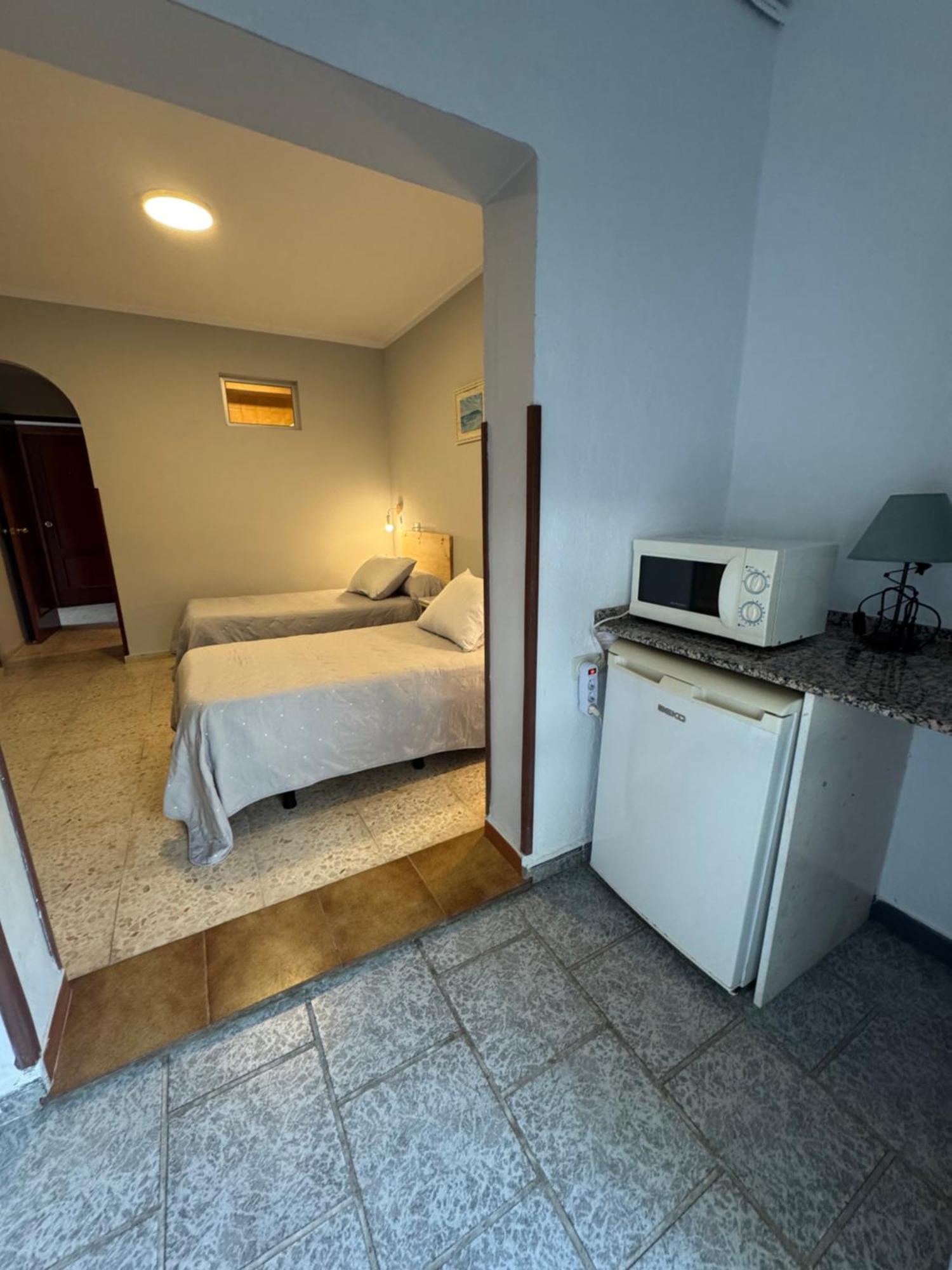 Hostal Miramar Los Canos De Meca Eksteriør billede